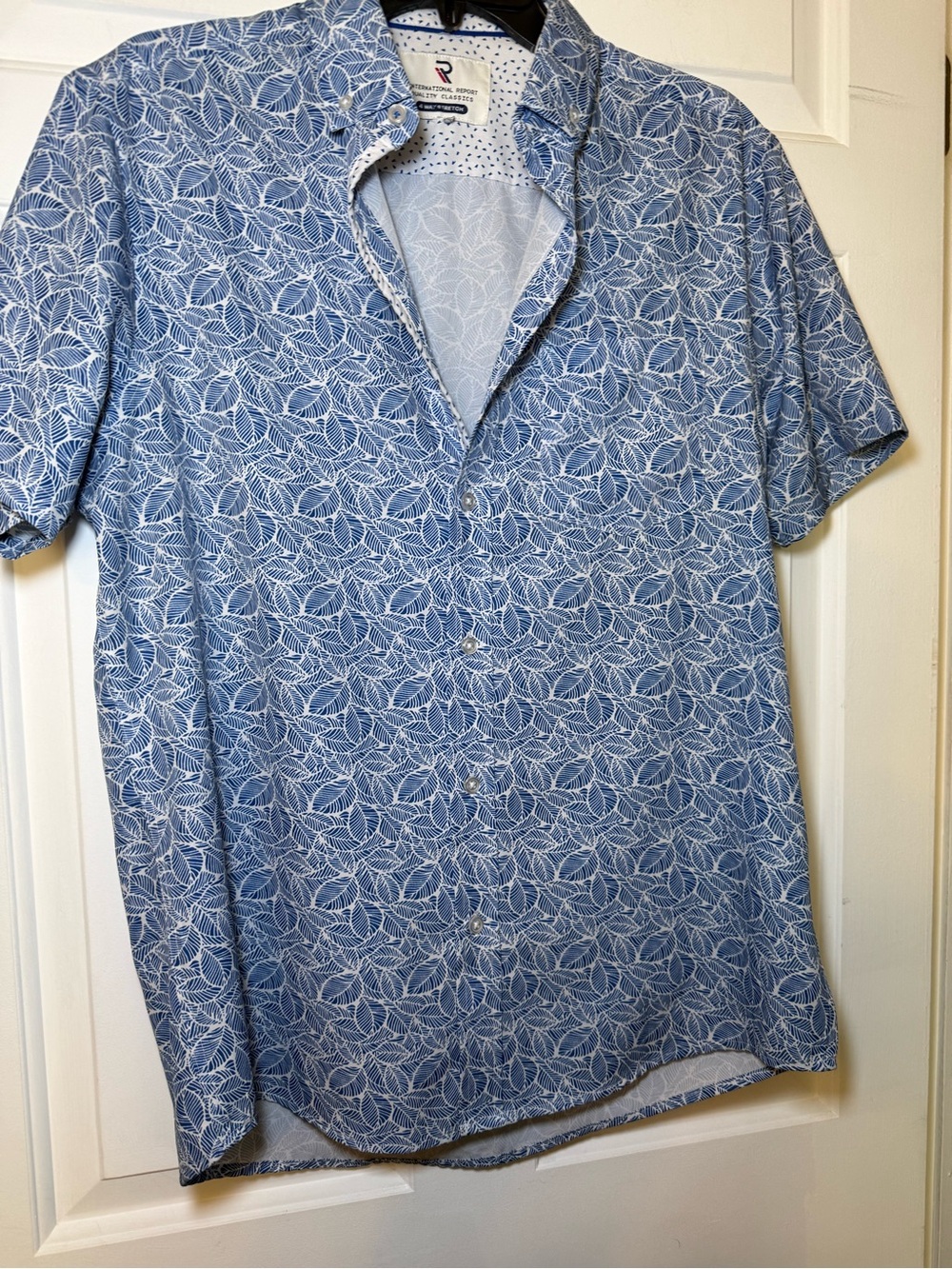 International Report Quality Classic Mens Medium? Button Up Shirt 4 Way Stretch